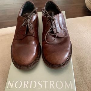 kids size 10.5 medium Nordstrom brown dress shoes